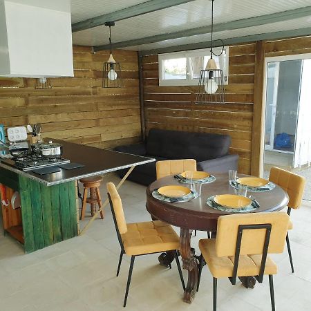Casa Vale Ecotainer Hostel Lisbon Bagian luar foto