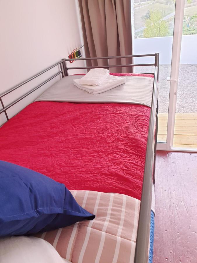 Casa Vale Ecotainer Hostel Lisbon Bagian luar foto